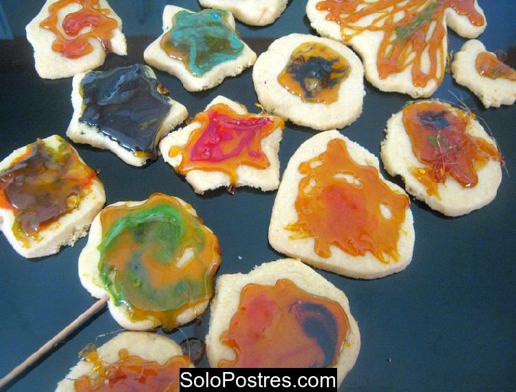 Galletitas bañadas con caramelo de distintos colores