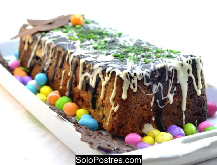 Budín con chocolate blanco y fruta abrillantada (glaseada)