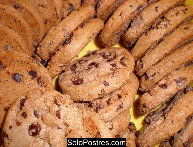 Galletas dulces de chocolate en microondas