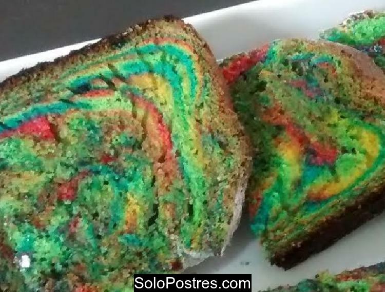 Torta multicolor