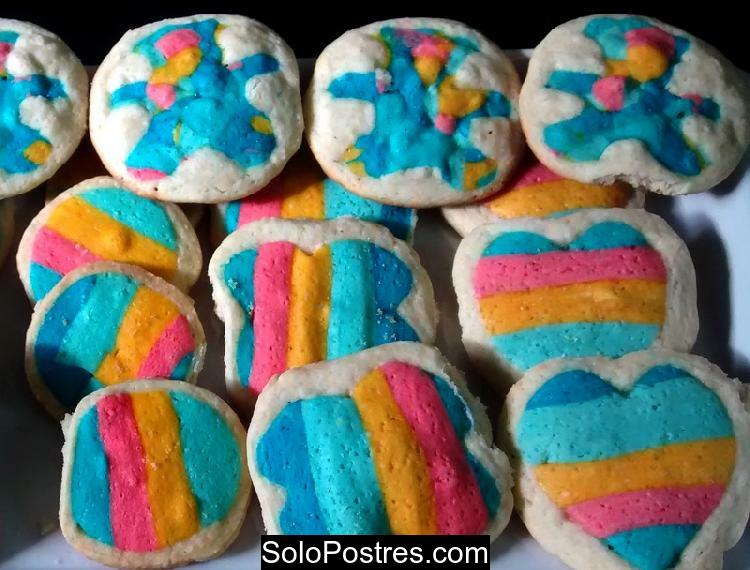 Galletas originales con muchos colores y formas originales