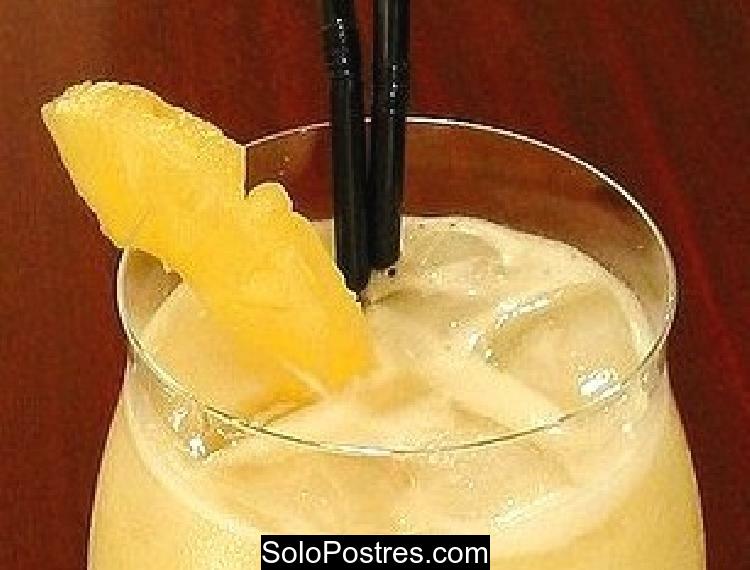 Cóctel de mango con champaña