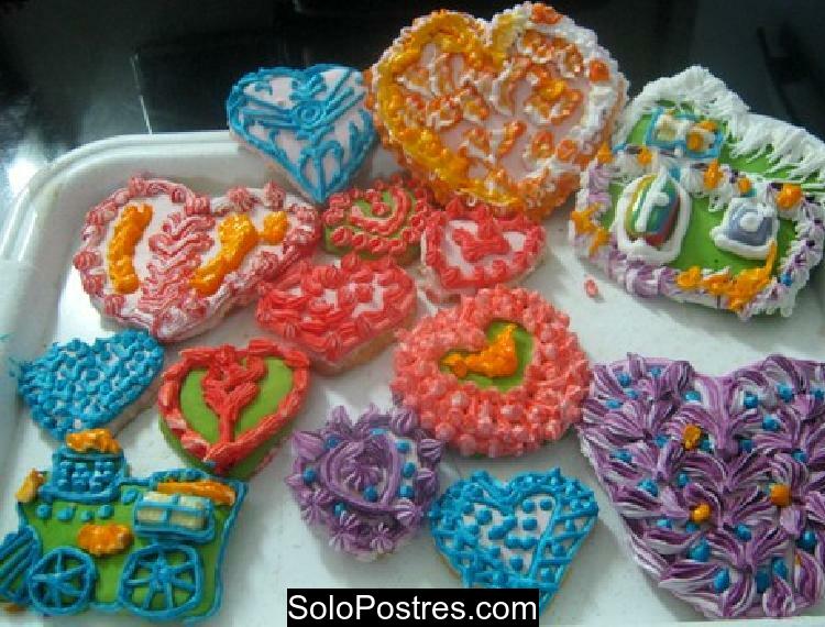 Galletitas decoradas con motivos infantiles