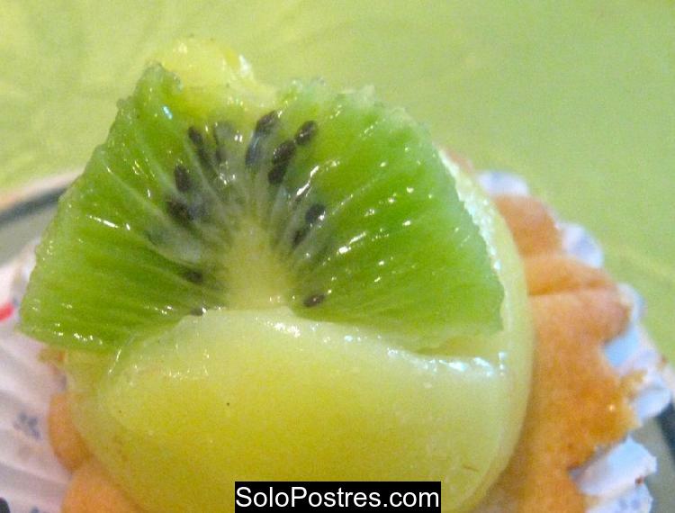 Tarteletas con crema pastelera y kiwi