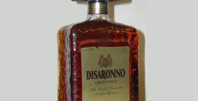 Botella de Amaretto di Saronno