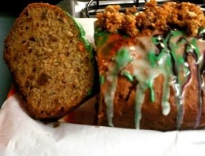 Budín con granola apto para intolerantes al huevo y a la lactosa