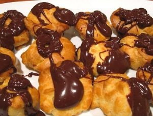 Masa básica profiteroles, bombas, palos de Jacob, eclairs, petisu