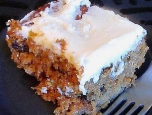Torta de zanahoria y pasas de uva
