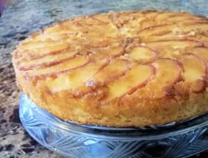 torta invertida de manzana