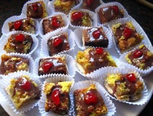 Petit fours de coco y chocolate