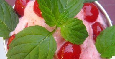 Helado merengado de frutillas (fresas)