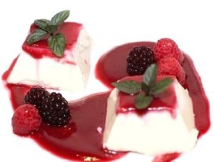 Panna cotta con frutos rojos