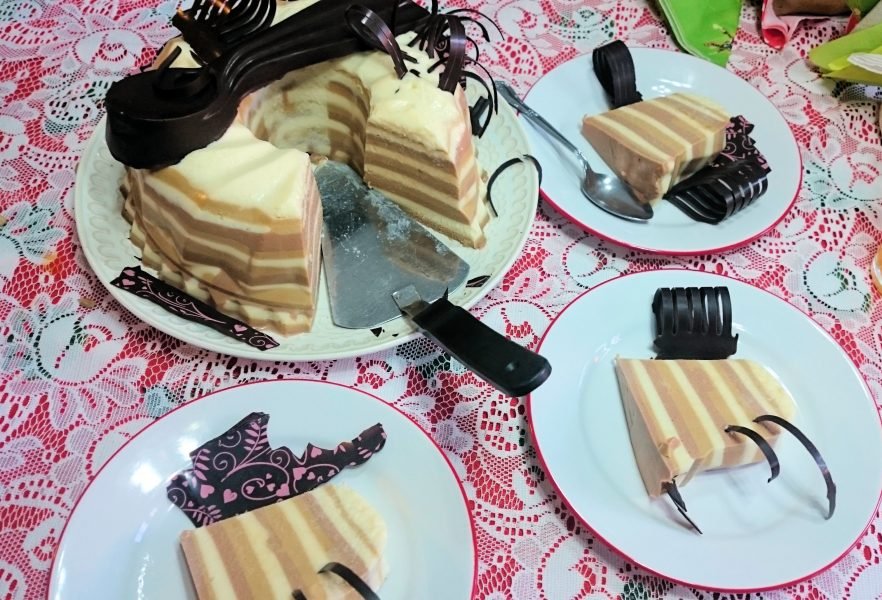 Postre de gelatina de leche en tres colores receta detallada