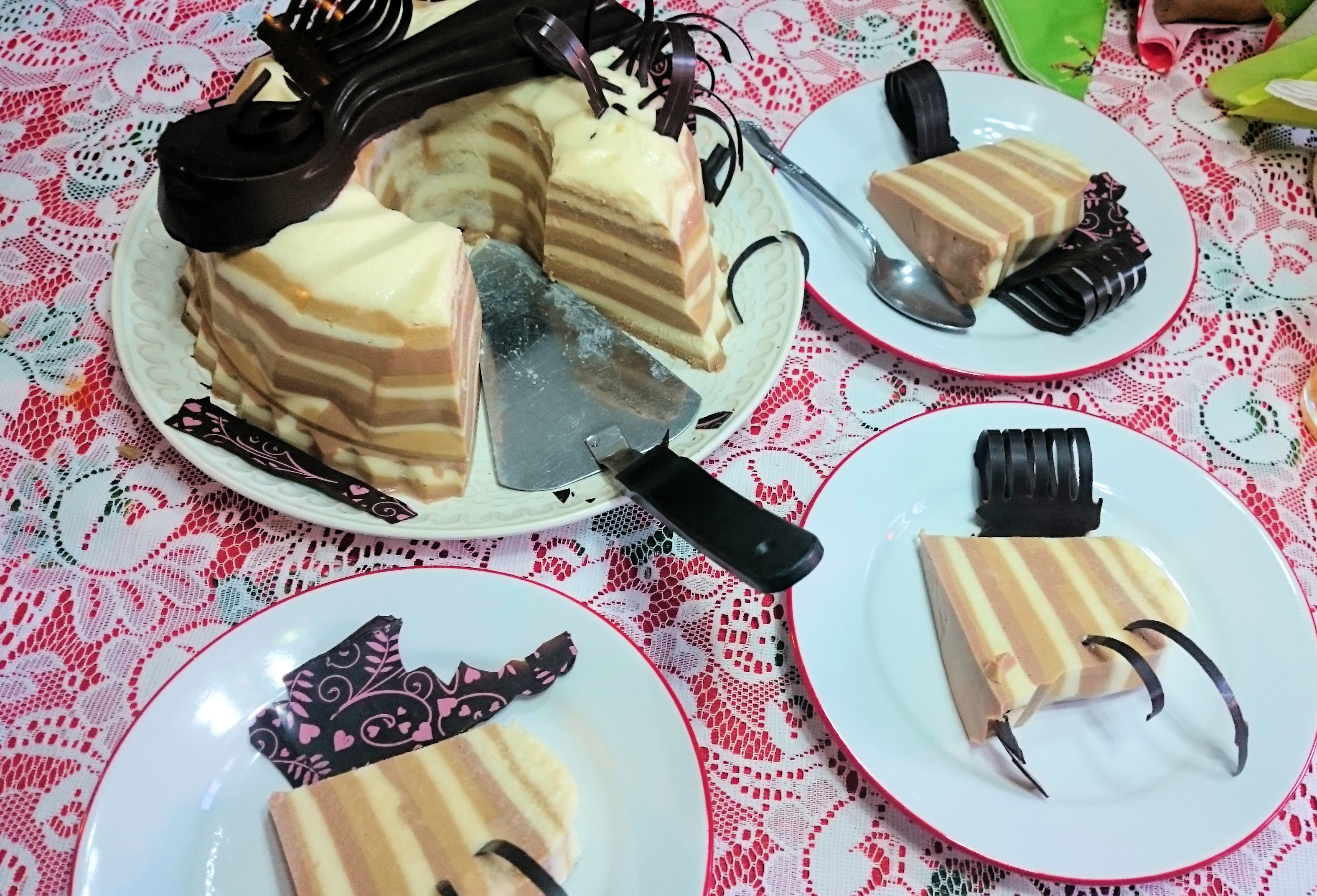 Pasión de gelatina de leche con tres colores