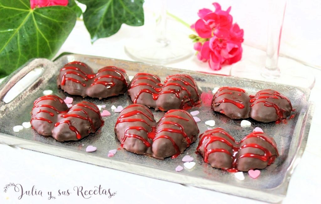 bombones de fresas y chocolate