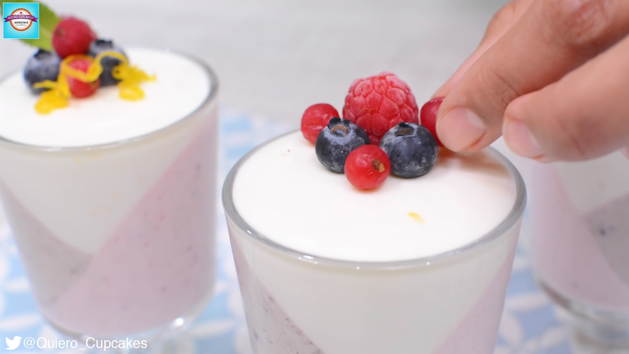 Mousse de Limón, Fresa y Arándanos