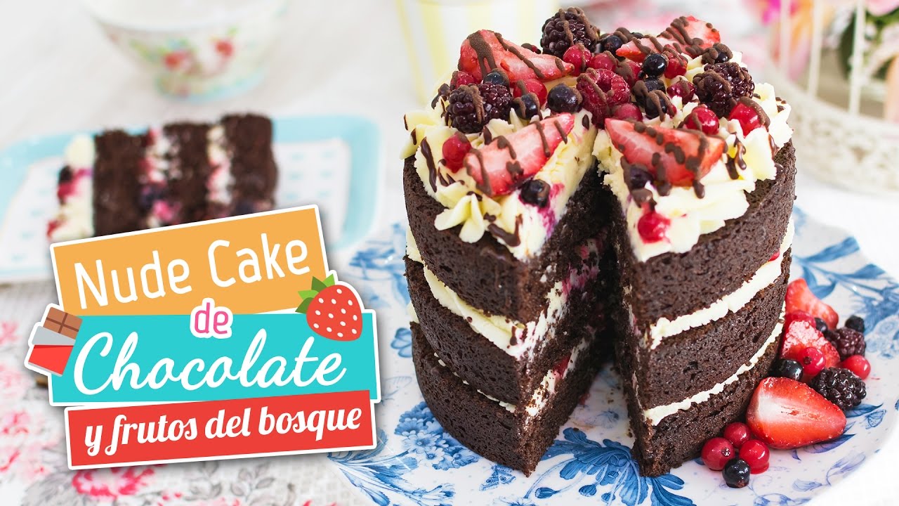 Nude cake de chocolate y frutos del bosque