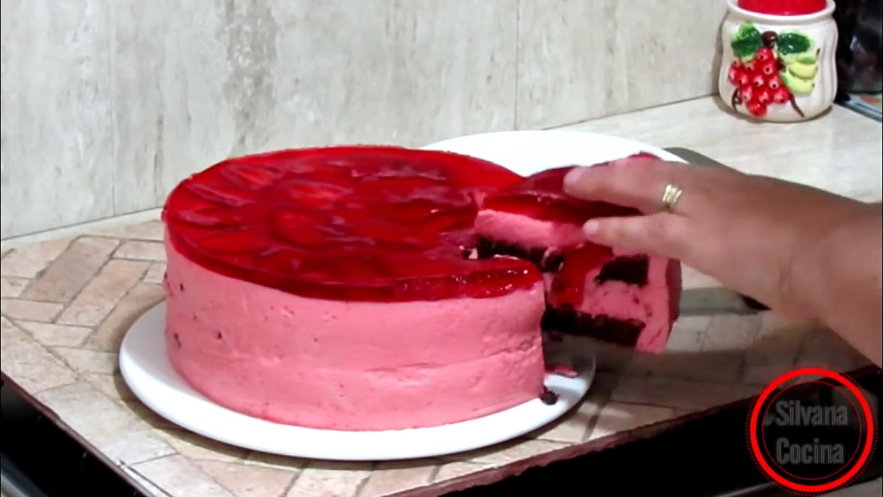 Tarta de mousse de chocolate y frutilla
