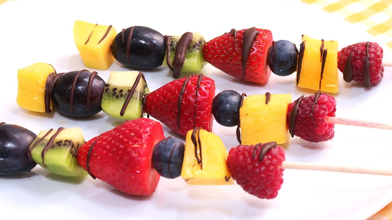 Brochetas de Fruta con Chocolate
