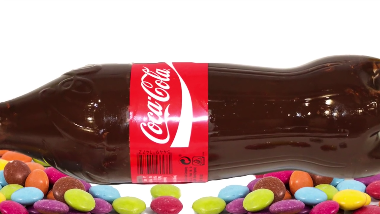 Coca-Cola de chocolate gigante