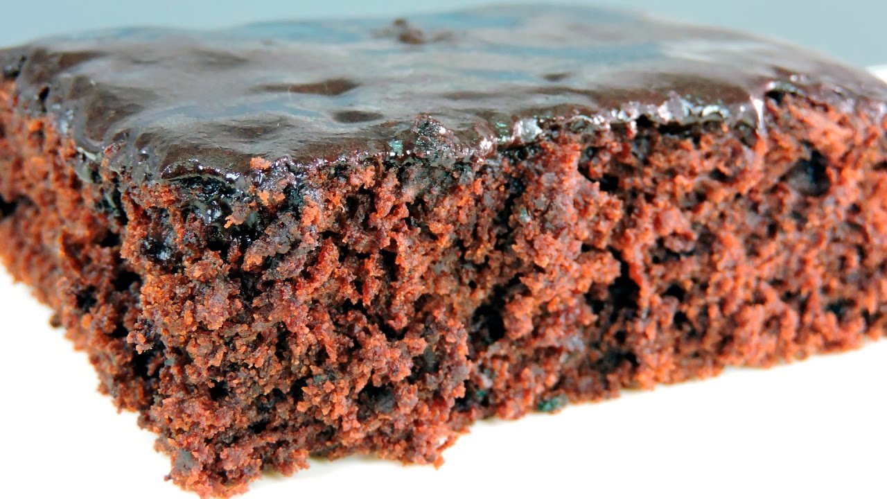 Pastel de chocolate y calabacín sin leche ni huevo