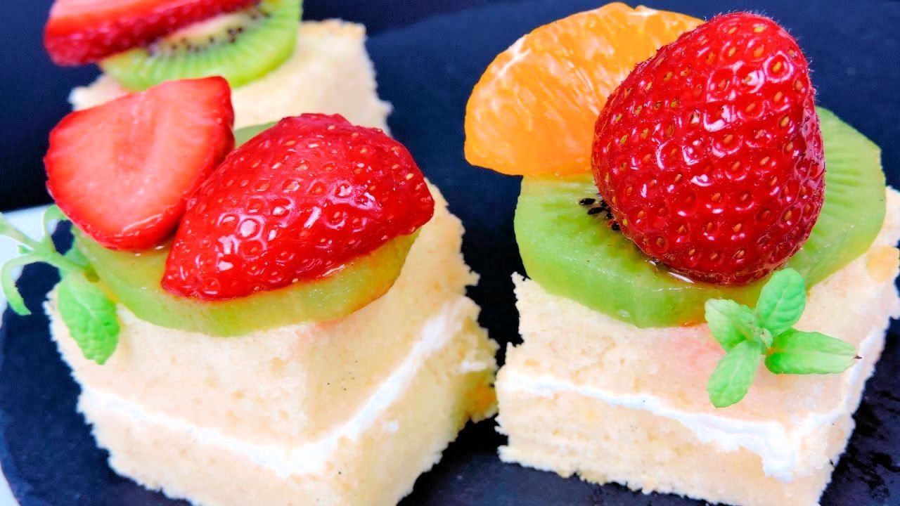 Pasteles "borrachos" de almíbar con fruta