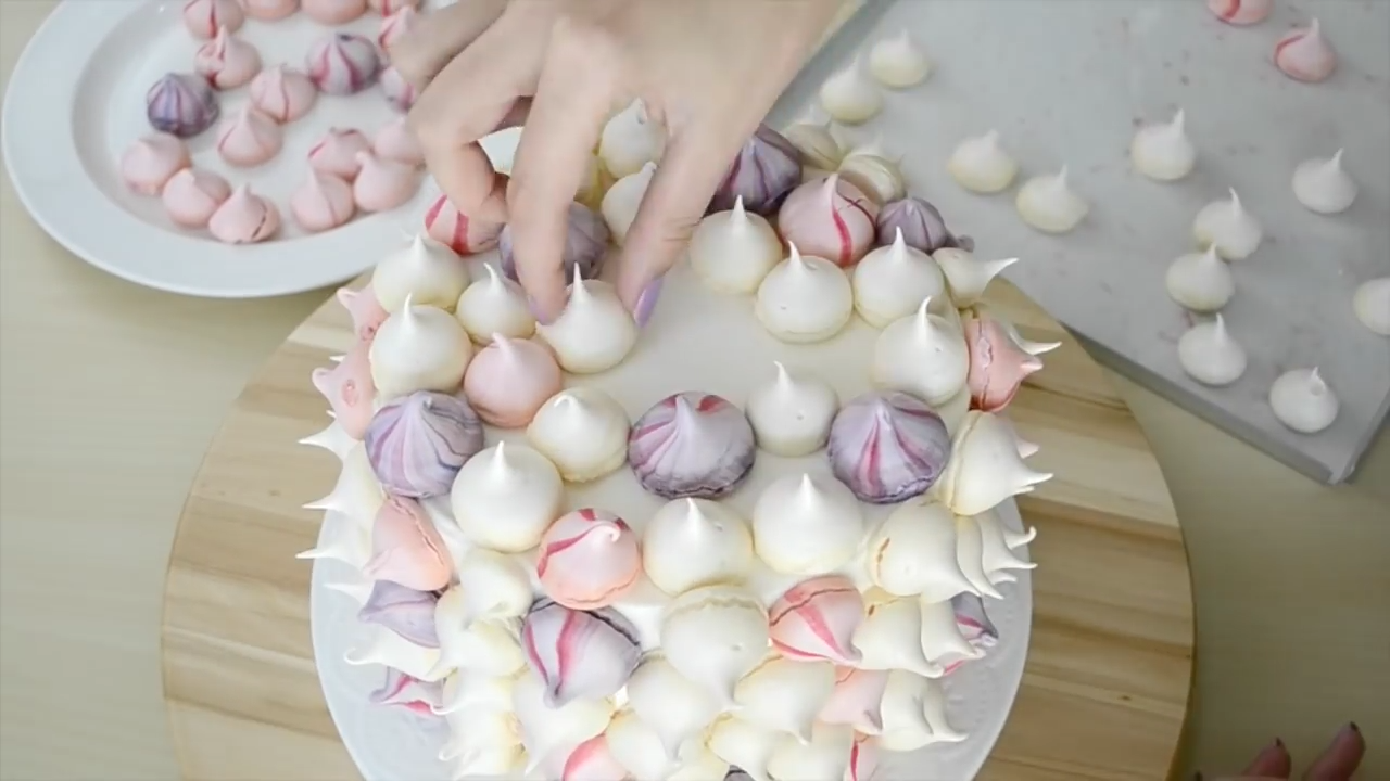 como decorar torta con merengue torta decorada con merengues como decorar torta con merengue torta decorada con merengues