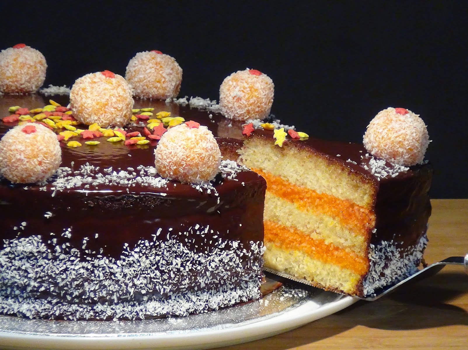 Tarta de zanahoria con coco y con chocolate