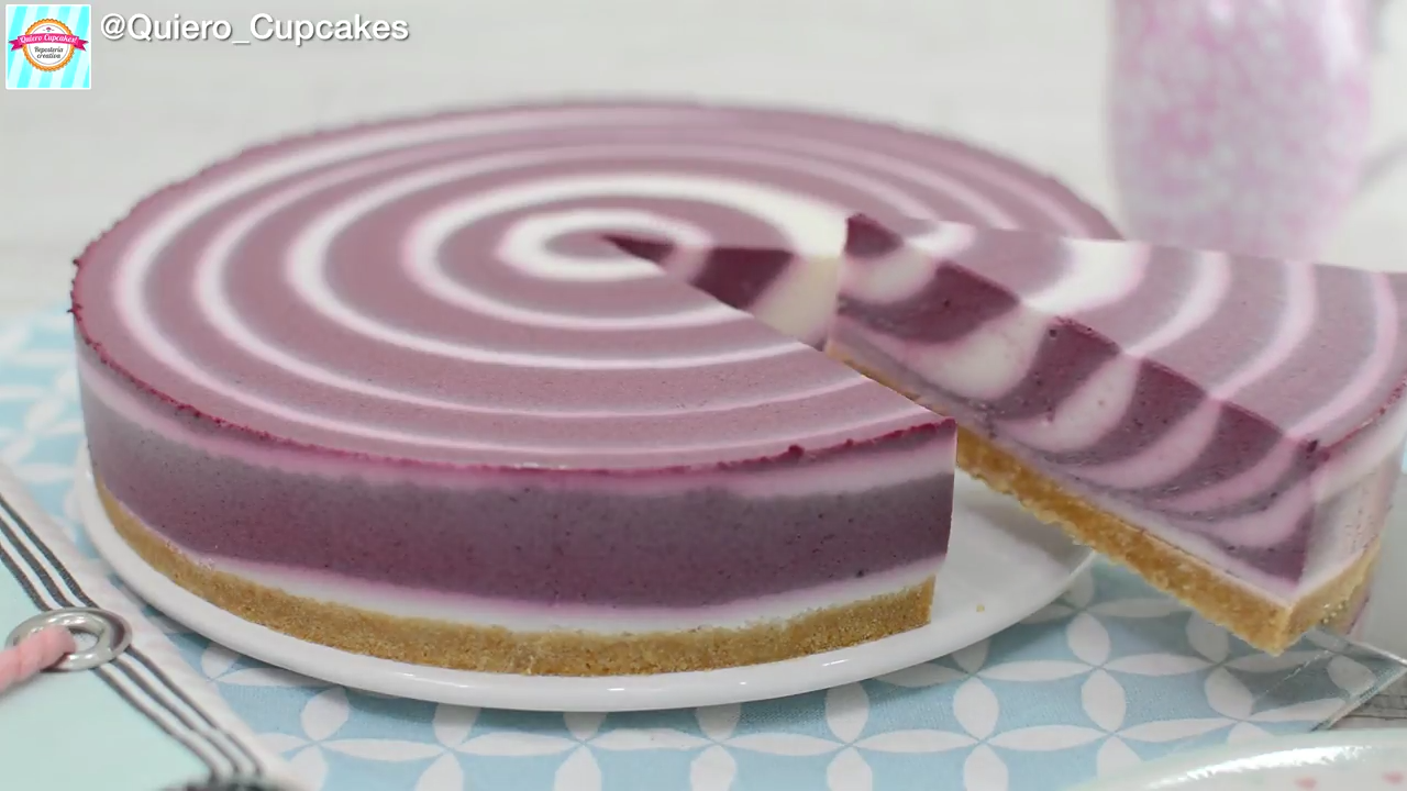 Tarta cebra de yogurt y moras