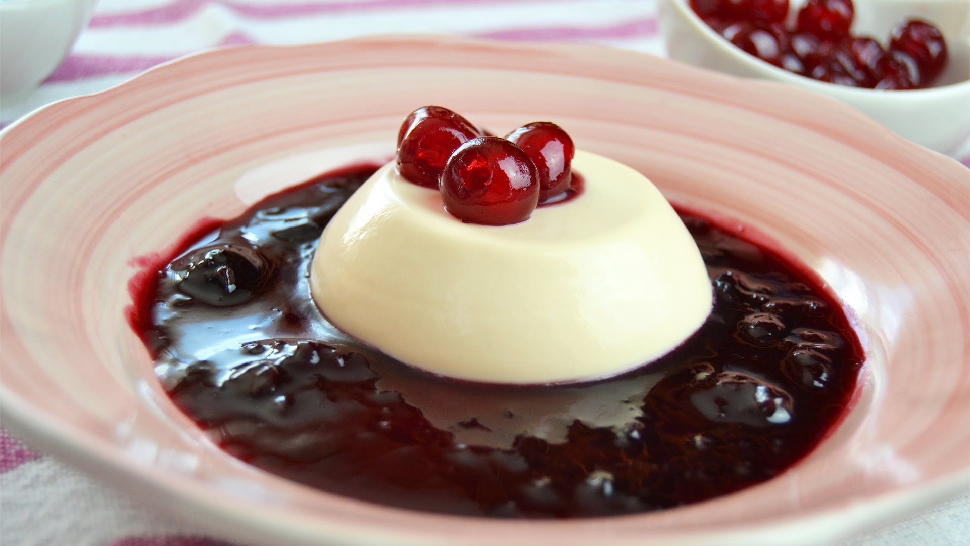 Panna Cotta con Mermelada de Cereza
