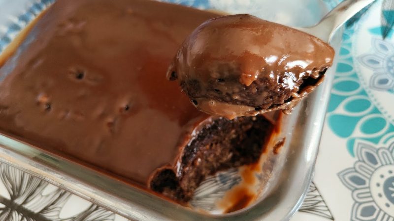 Postre de avena, plátano y cacao